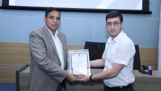 Председатель Следственного комитета РА встретился с Послом Индии и следователями, прошедшими переподготовку в Индии